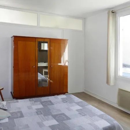 아파트 Apartment, Les Bains